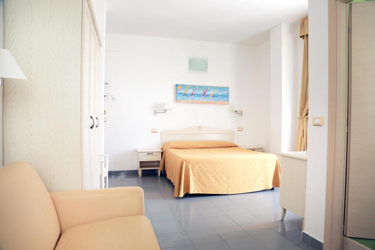 Hotel Marechiaro - Direttamente Sul Mare San Menaio Εξωτερικό φωτογραφία