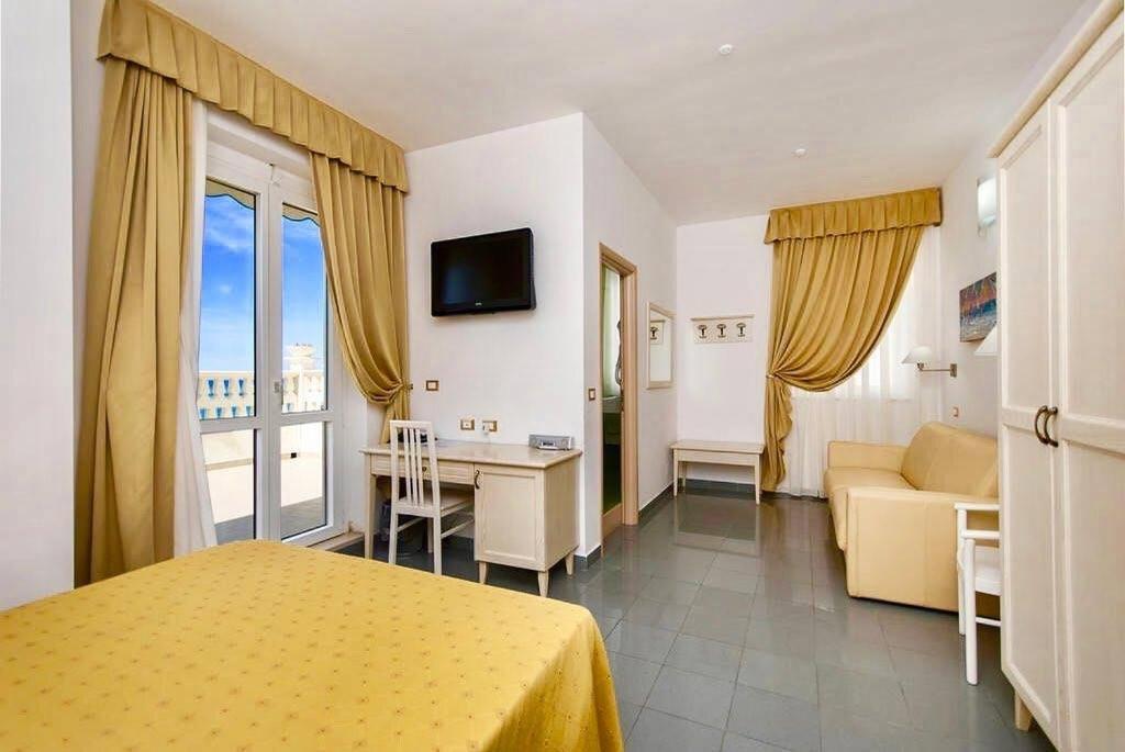 Hotel Marechiaro - Direttamente Sul Mare San Menaio Εξωτερικό φωτογραφία